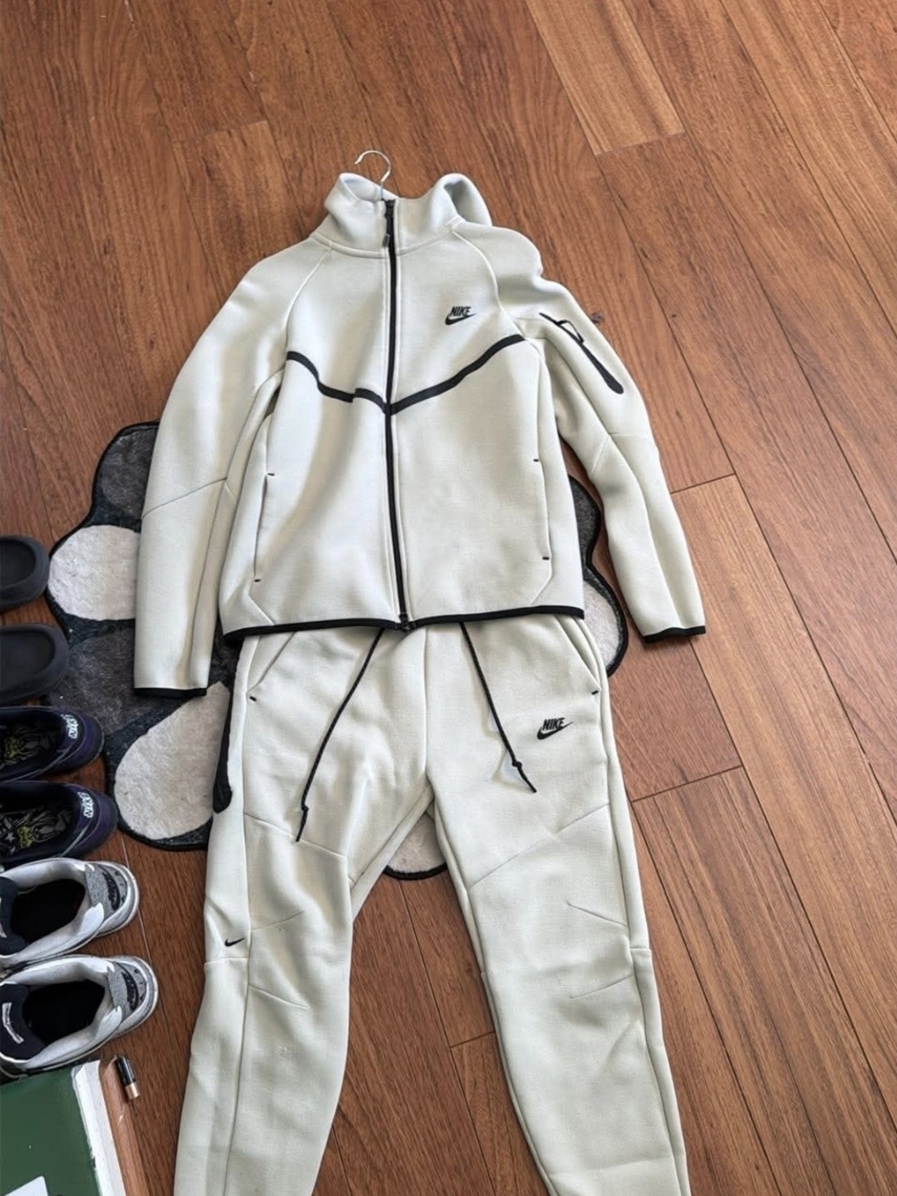 Authentic Nike Tech Fleece Full Zip Hoodie and Pants Set (Beige)- Size Medium